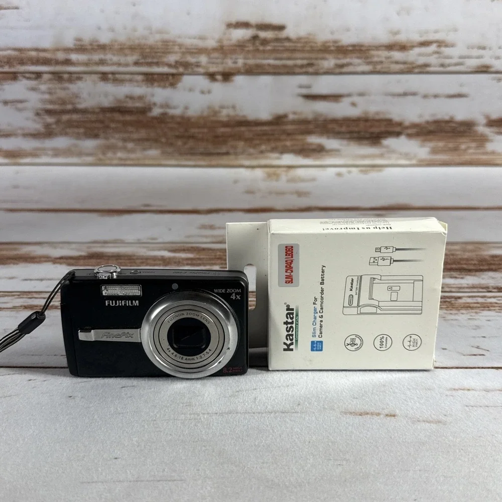 Fujifilm FinePix F480 8.2MP Digital Camera Black For Parts Lens Error